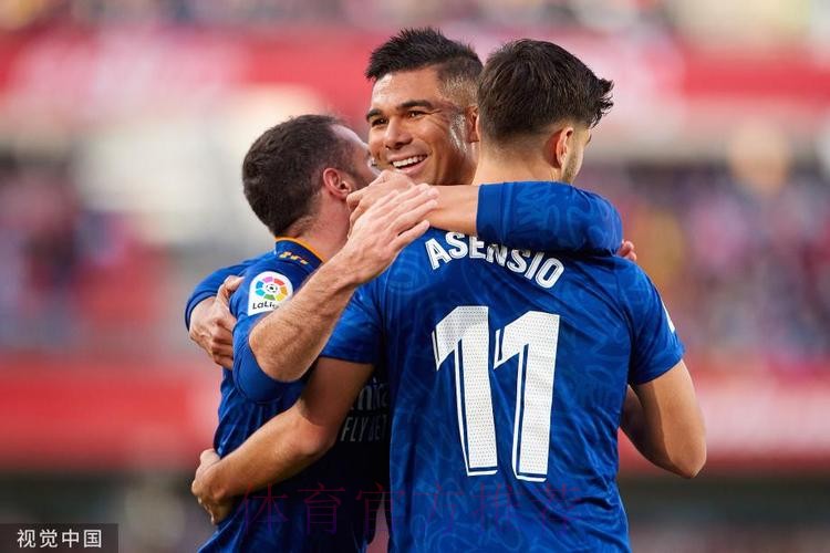 马卡对比皇马7号:C罗只赢了2次西甲 维尼修斯已3次 马卡对比皇马7号:C罗只赢了2次西甲 维尼修斯已3次